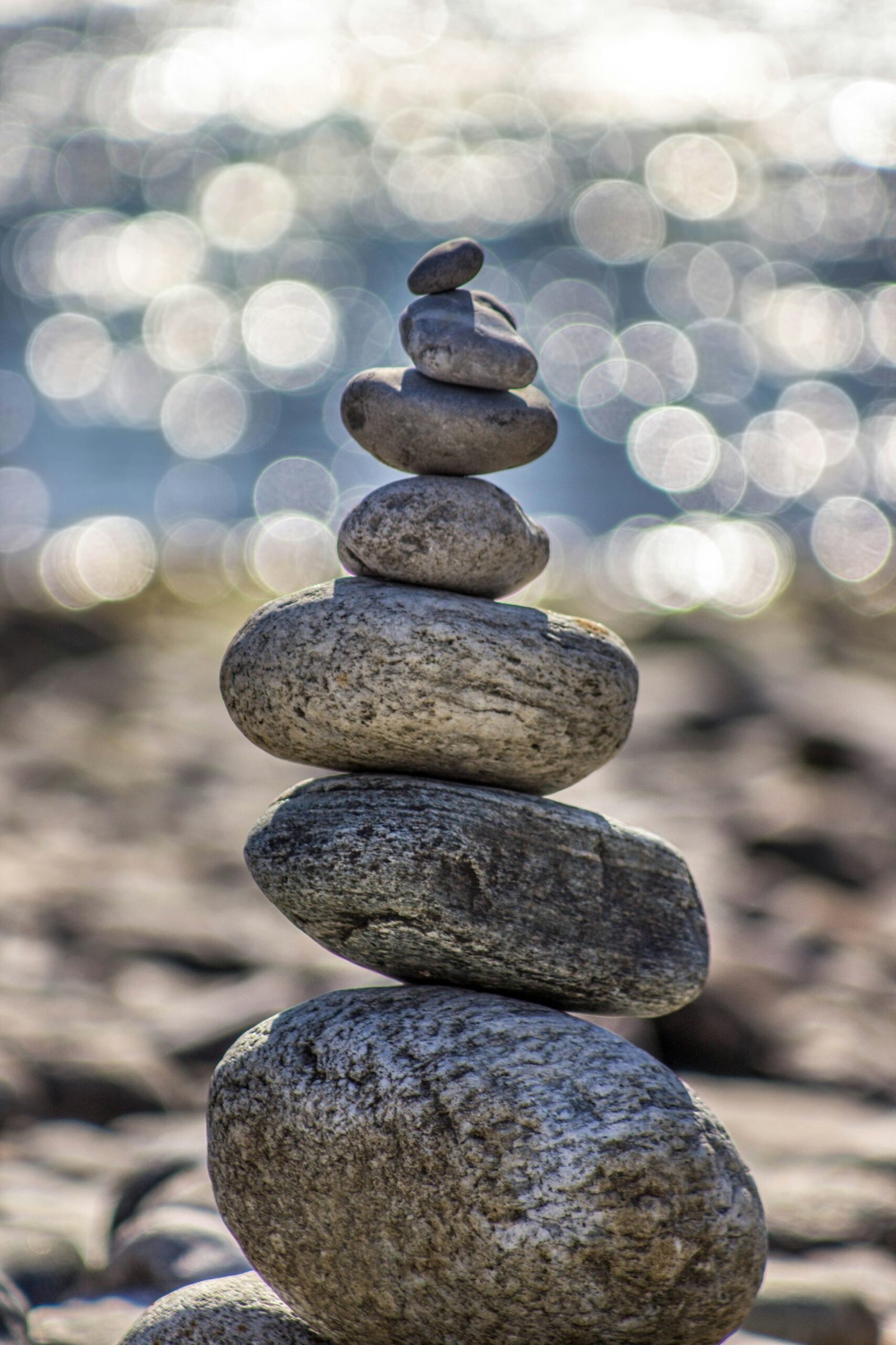 "En la profundidad de la quietud, reside el poder para transformar." - Deepak Chopra